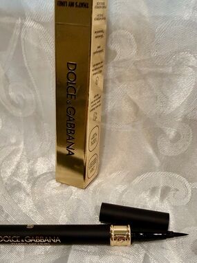 Dolce & Gabbana Black and Gold Eyeliner Pen 24 hr waterproof. NWB